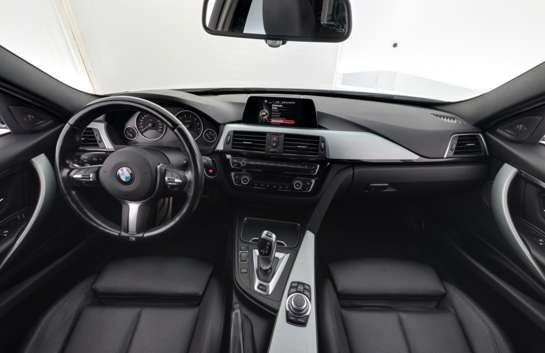 BMW 330 2016