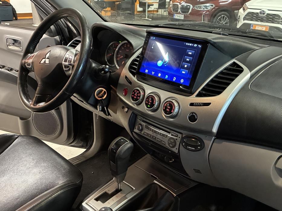 MITSUBISHI L200 2010