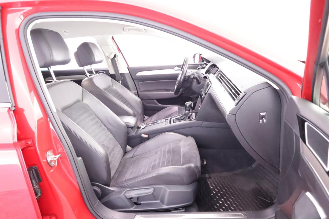 VOLKSWAGEN Passat 2016