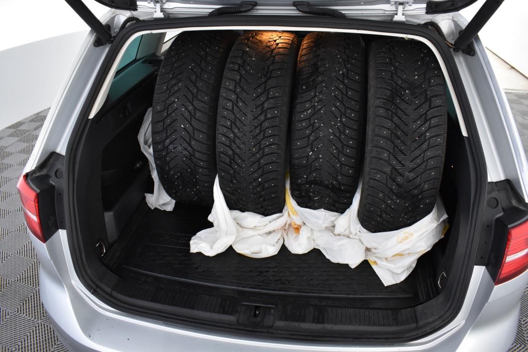 VOLKSWAGEN Passat 2016