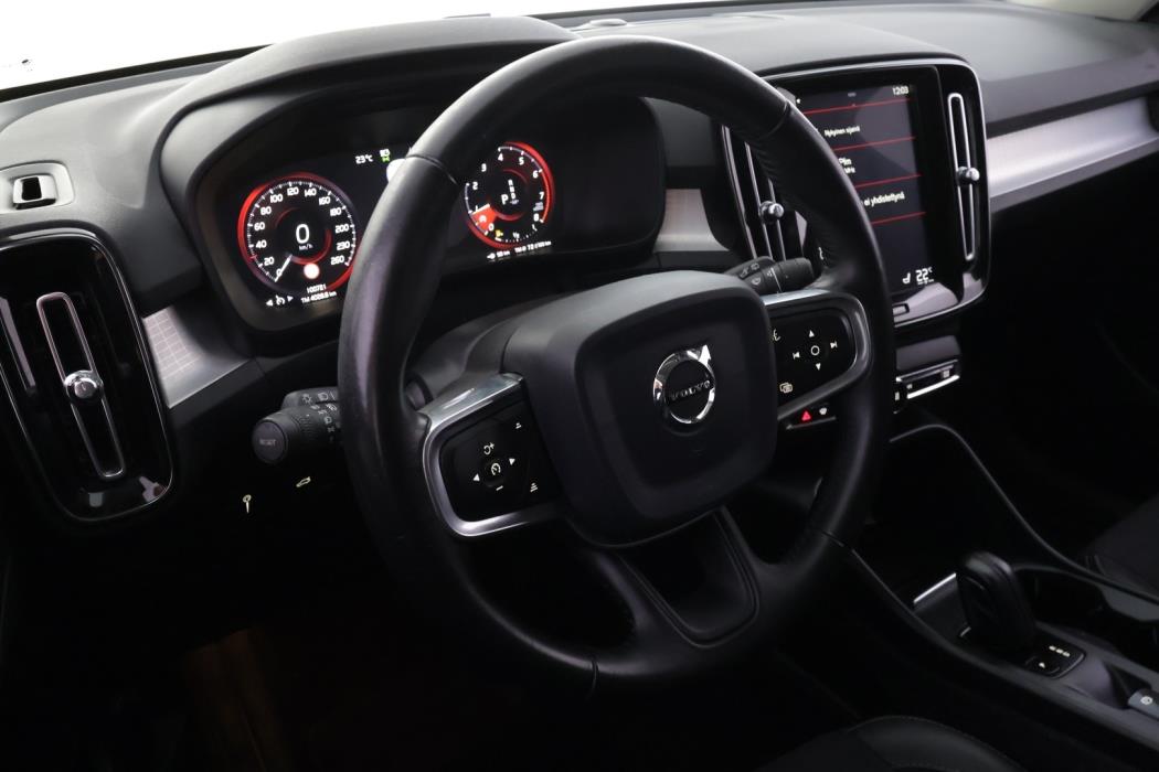 VOLVO XC40 2020