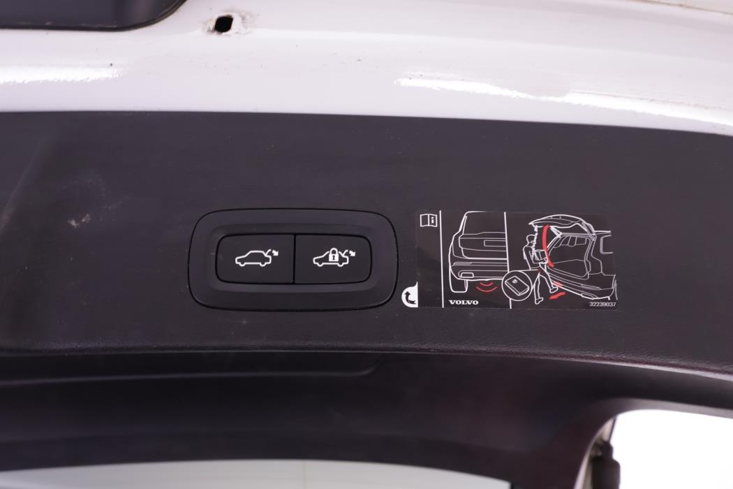 VOLVO XC40 2020