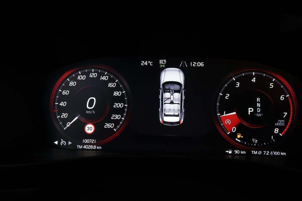 VOLVO XC40 2020