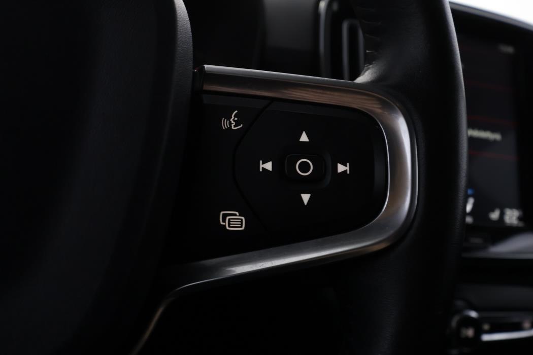 VOLVO XC40 2020