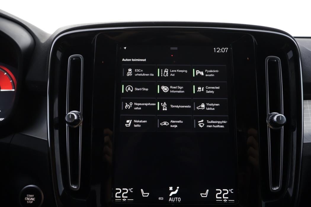 VOLVO XC40 2020