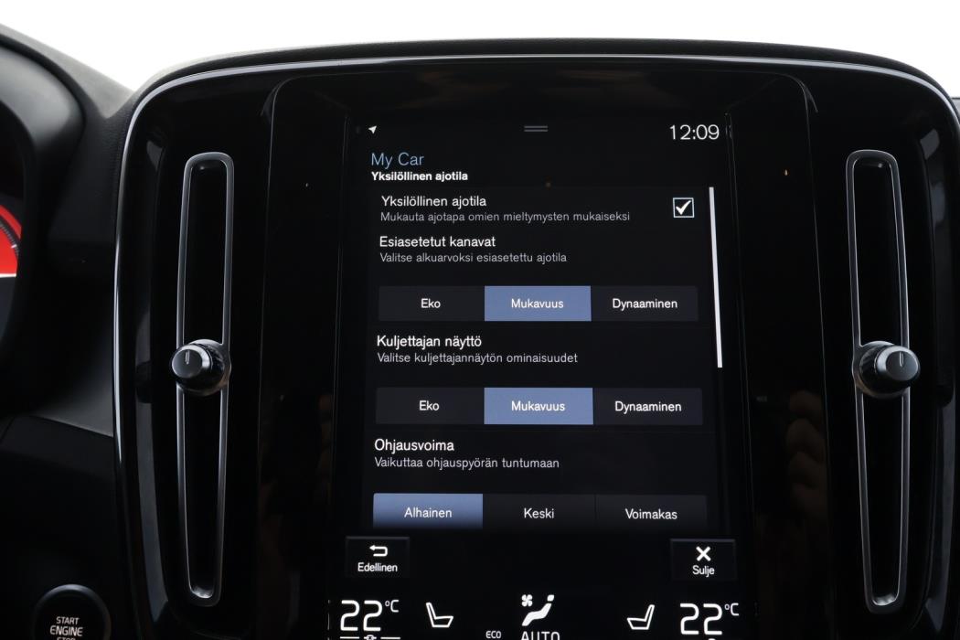 VOLVO XC40 2020