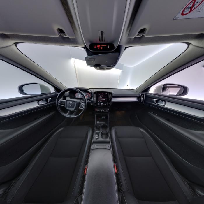 VOLVO XC40 2020
