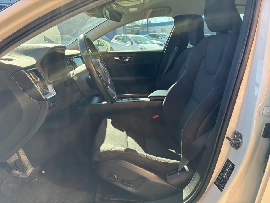 VOLVO V60 2019