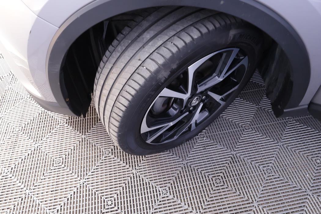 TOYOTA C-HR 2019