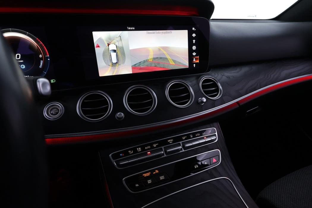 MERCEDES-BENZ E 2021