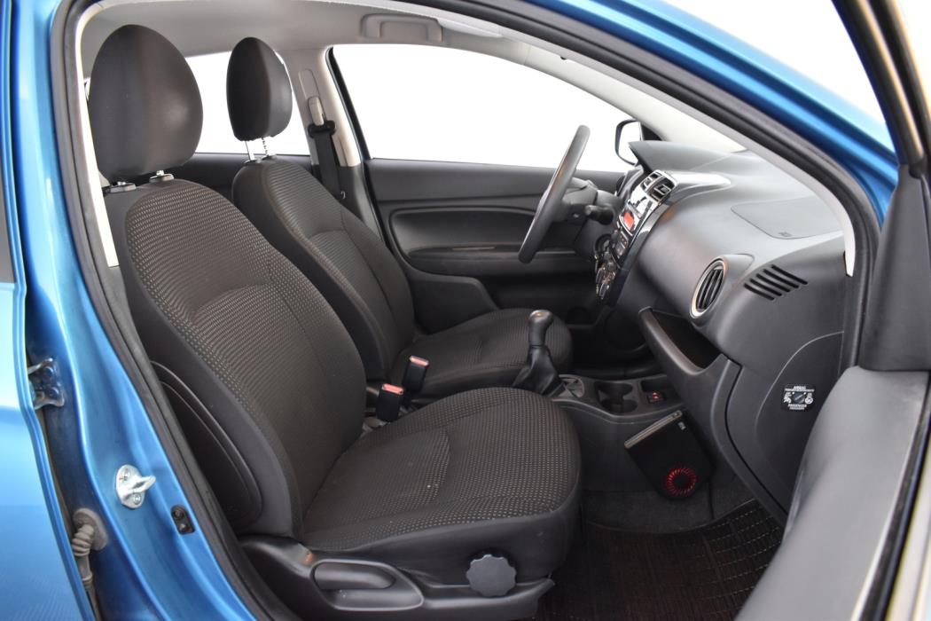 MITSUBISHI Space Star 2015