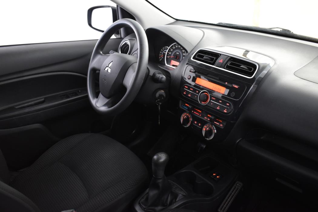 MITSUBISHI Space Star 2015