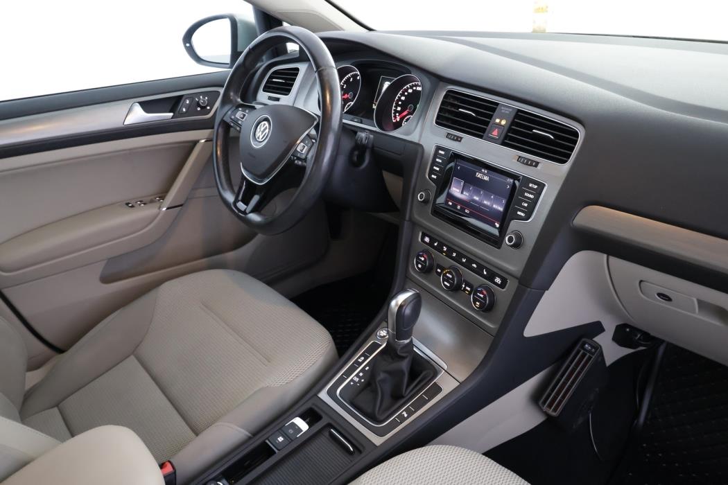 VOLKSWAGEN Golf 2015