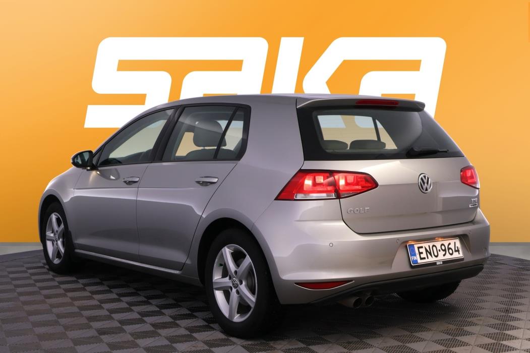 VOLKSWAGEN Golf 2015