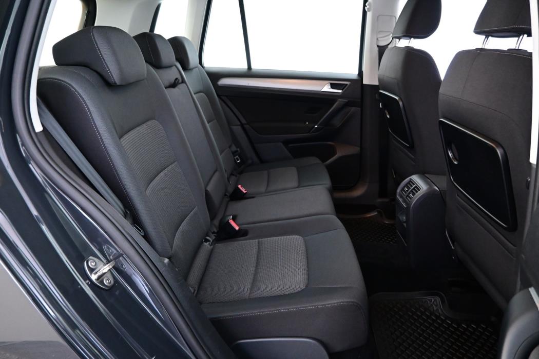 VOLKSWAGEN Golf Sportsvan 2017