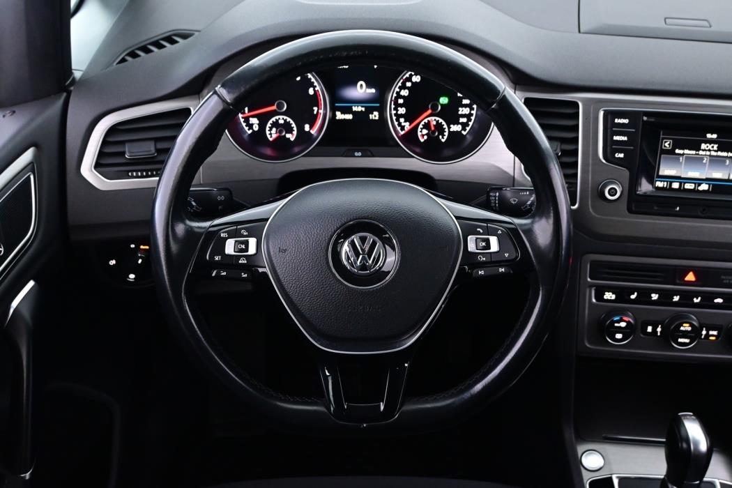 VOLKSWAGEN Golf Sportsvan 2017