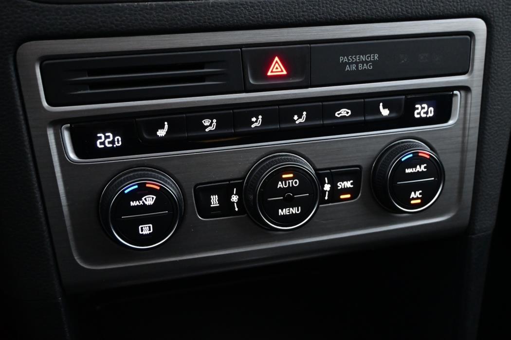 VOLKSWAGEN Golf Sportsvan 2017