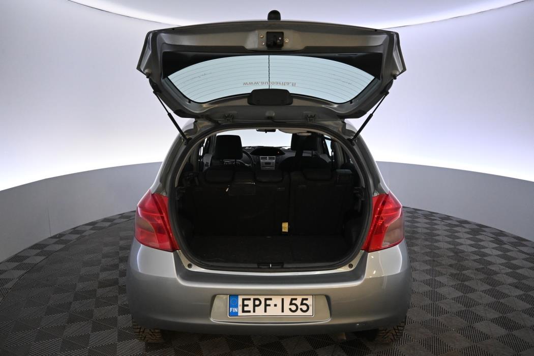 TOYOTA Yaris 2006