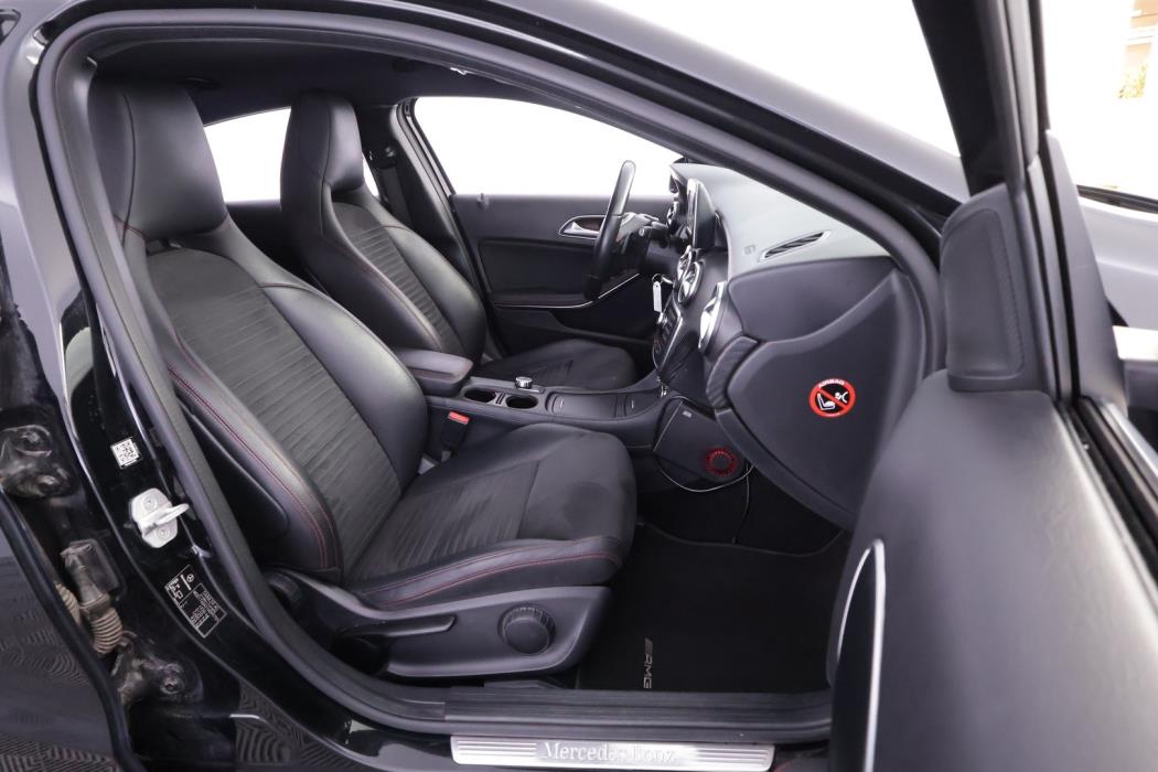 MERCEDES-BENZ A 2015