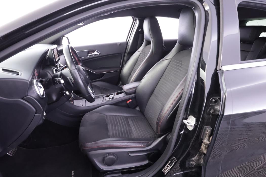 MERCEDES-BENZ A 2015