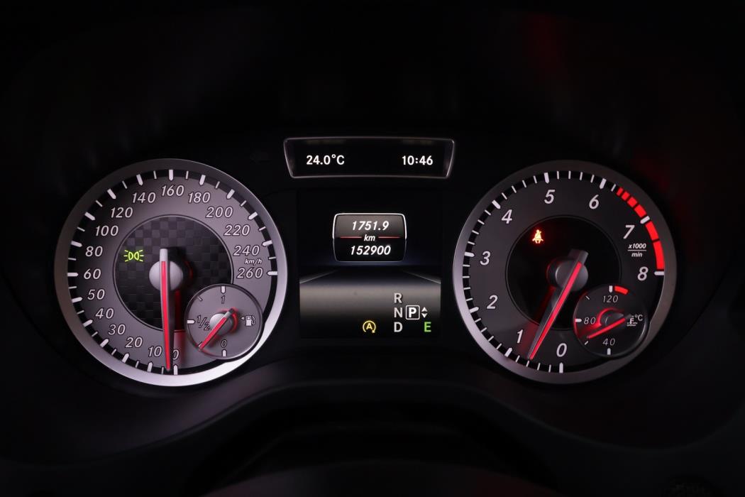 MERCEDES-BENZ A 2015