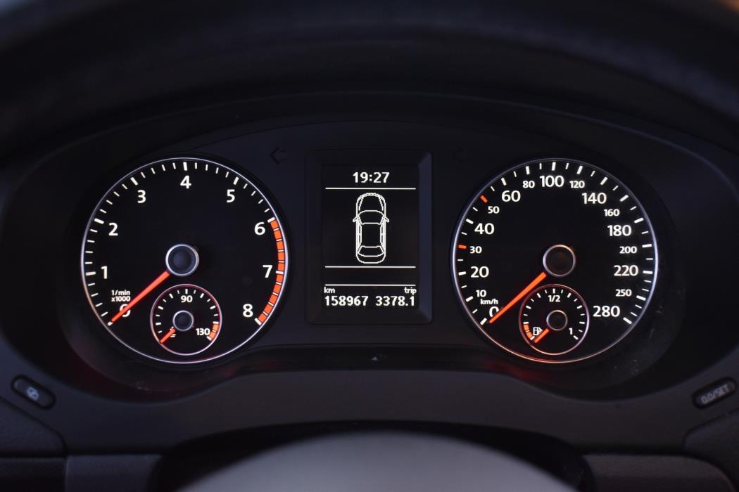 VOLKSWAGEN Jetta 2011