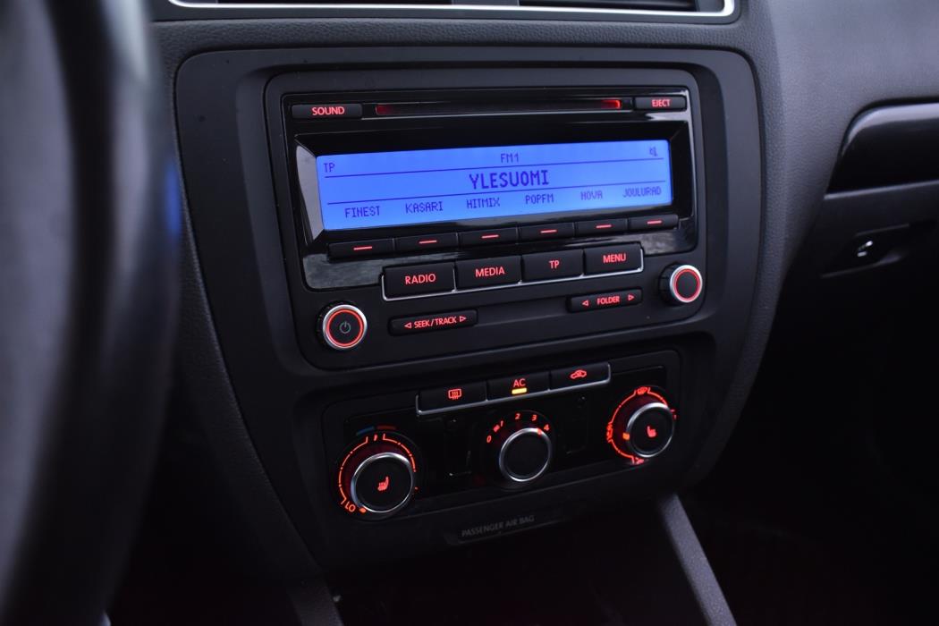 VOLKSWAGEN Jetta 2011