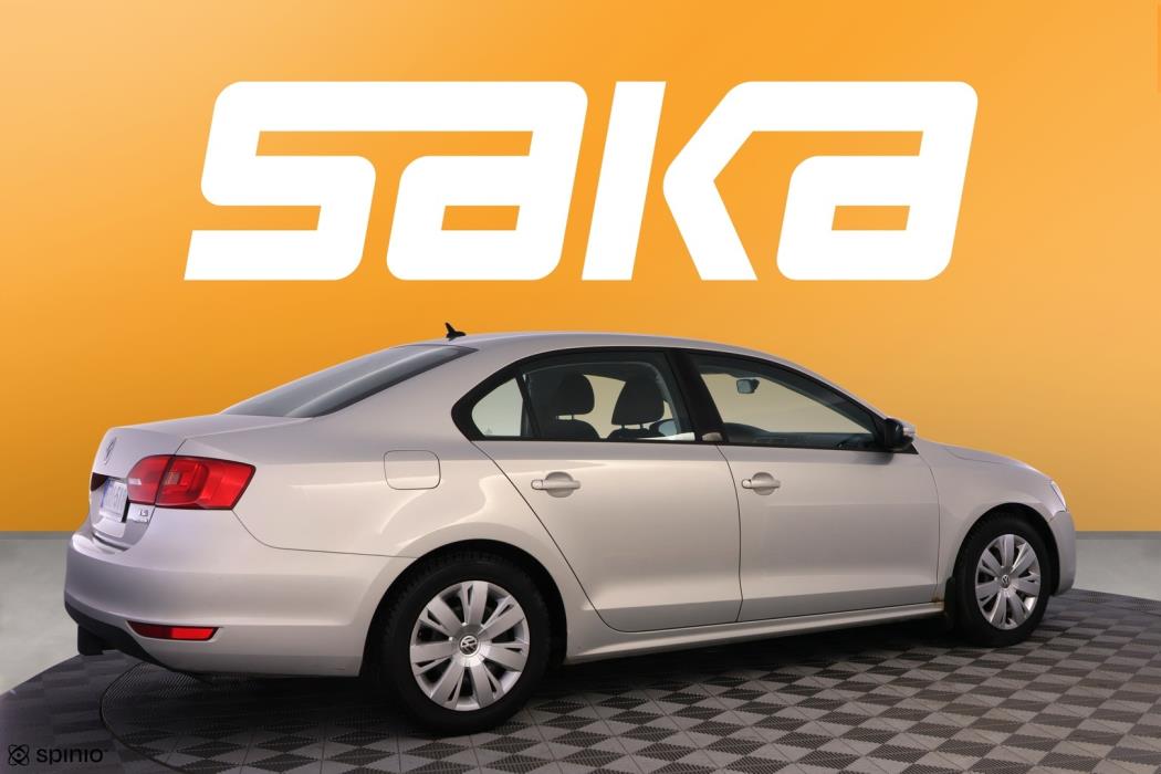 VOLKSWAGEN Jetta 2011