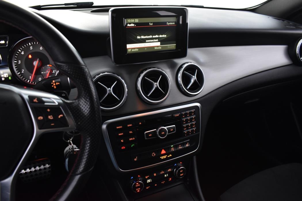 MERCEDES-BENZ GLA 2015