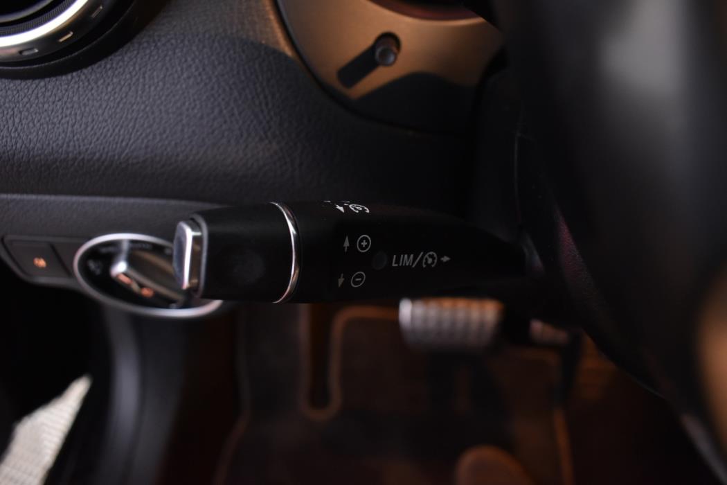 MERCEDES-BENZ GLA 2015