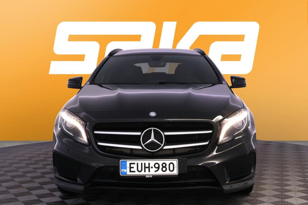 MERCEDES-BENZ GLA 2015