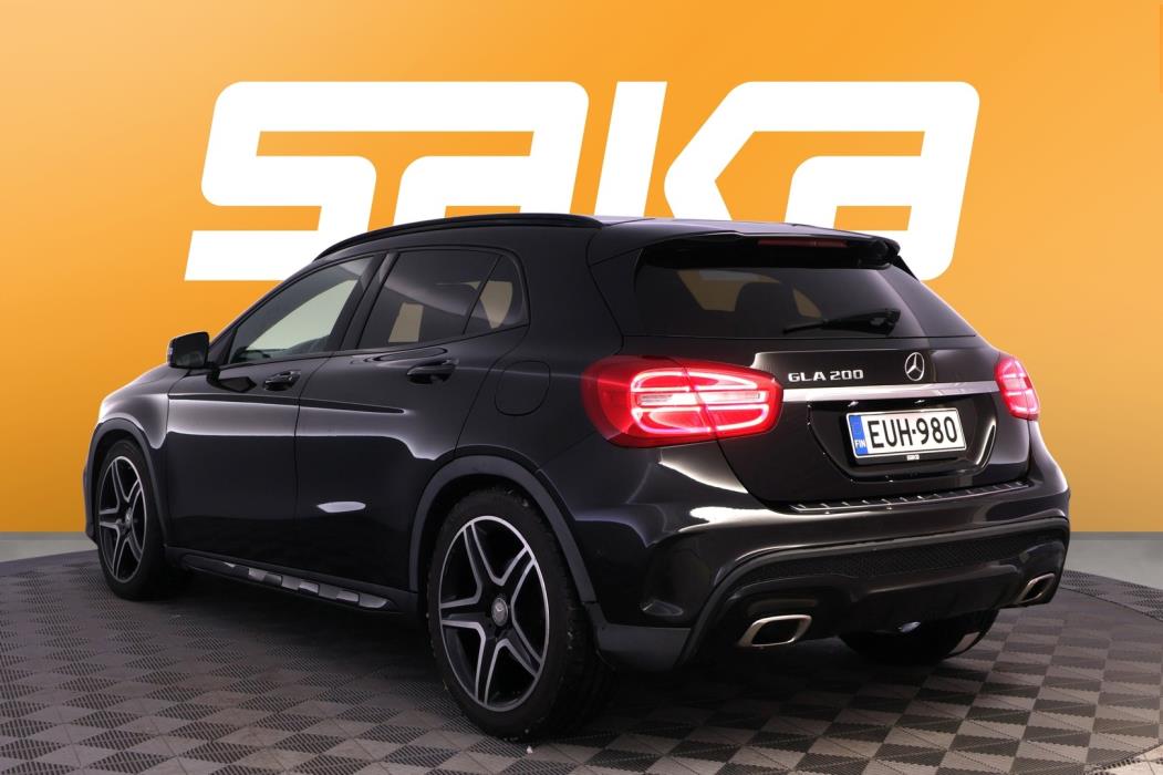 MERCEDES-BENZ GLA 2015