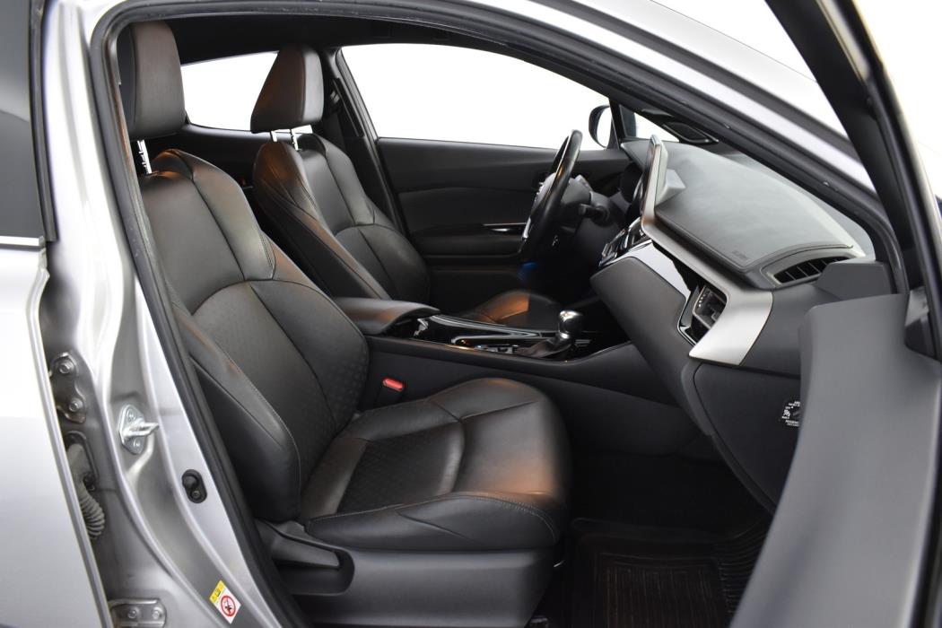 TOYOTA C-HR 2019