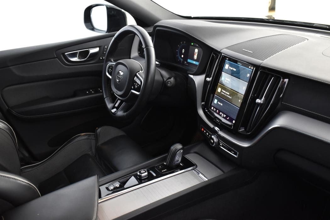 VOLVO XC60 2022