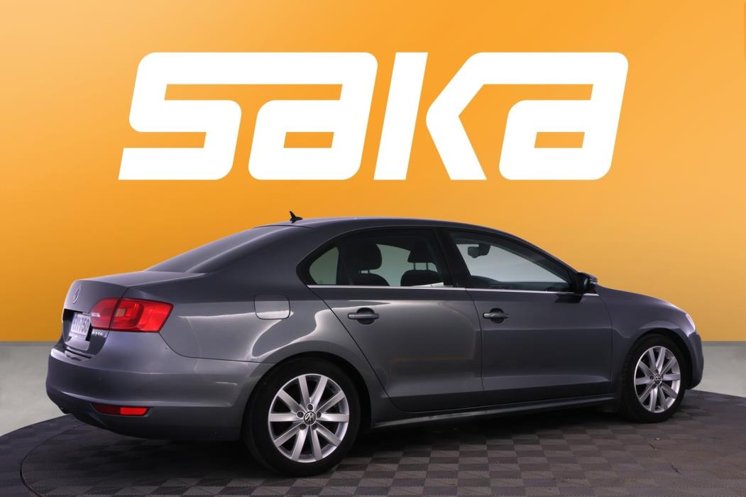 VOLKSWAGEN Jetta 2012