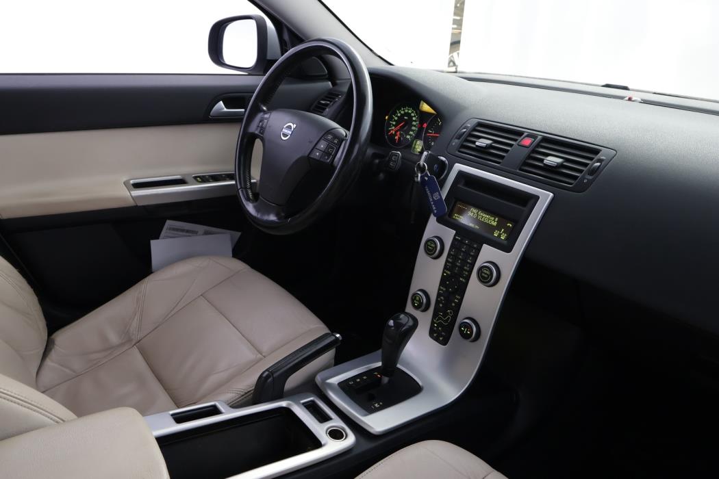 VOLVO V50 2011