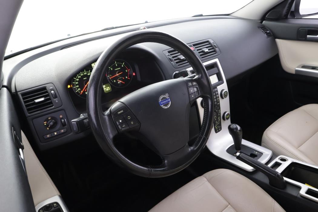 VOLVO V50 2011