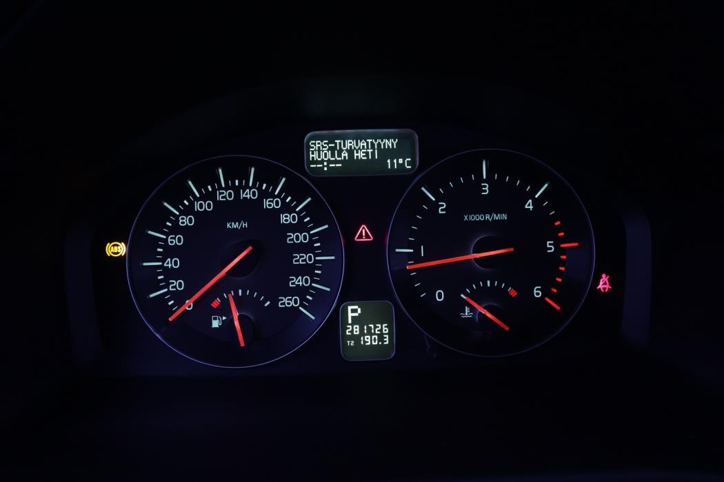 VOLVO V50 2011
