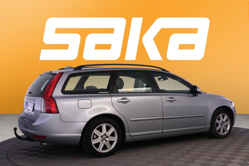 VOLVO V50 2011