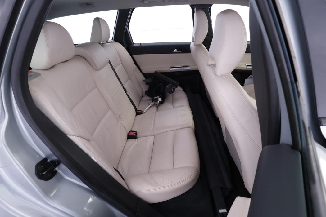 VOLVO V50 2011