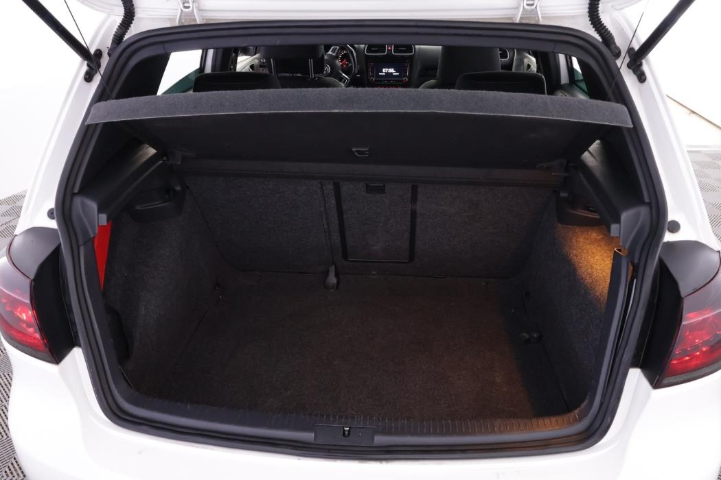 VOLKSWAGEN Golf 2012