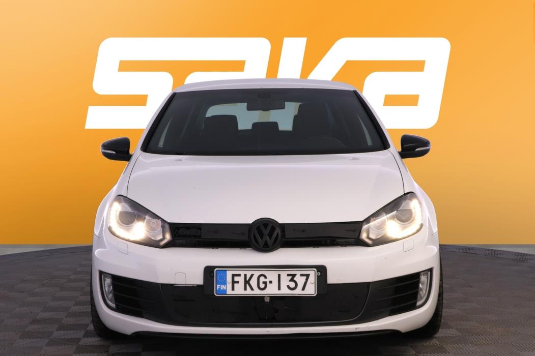 VOLKSWAGEN Golf 2012