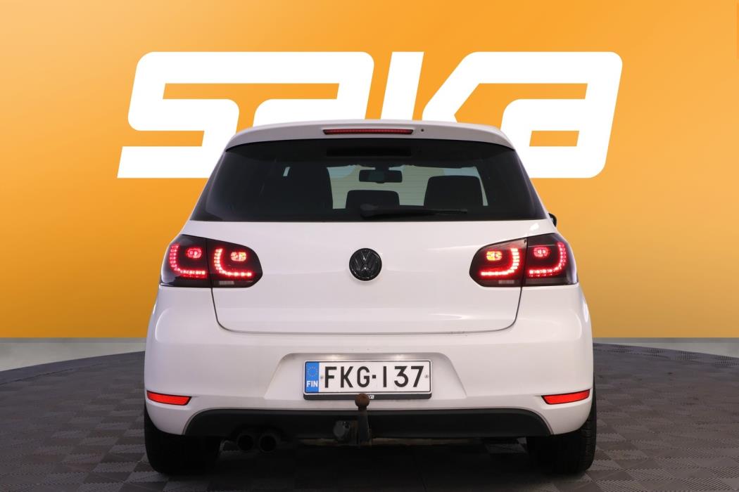 VOLKSWAGEN Golf 2012