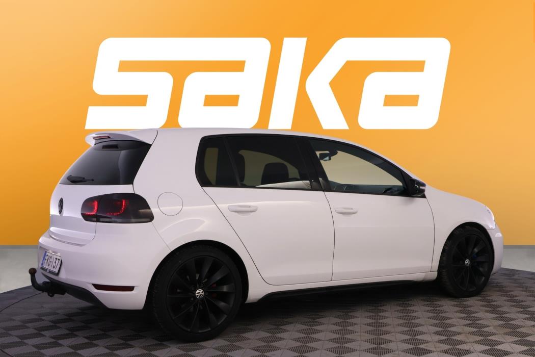 VOLKSWAGEN Golf 2012