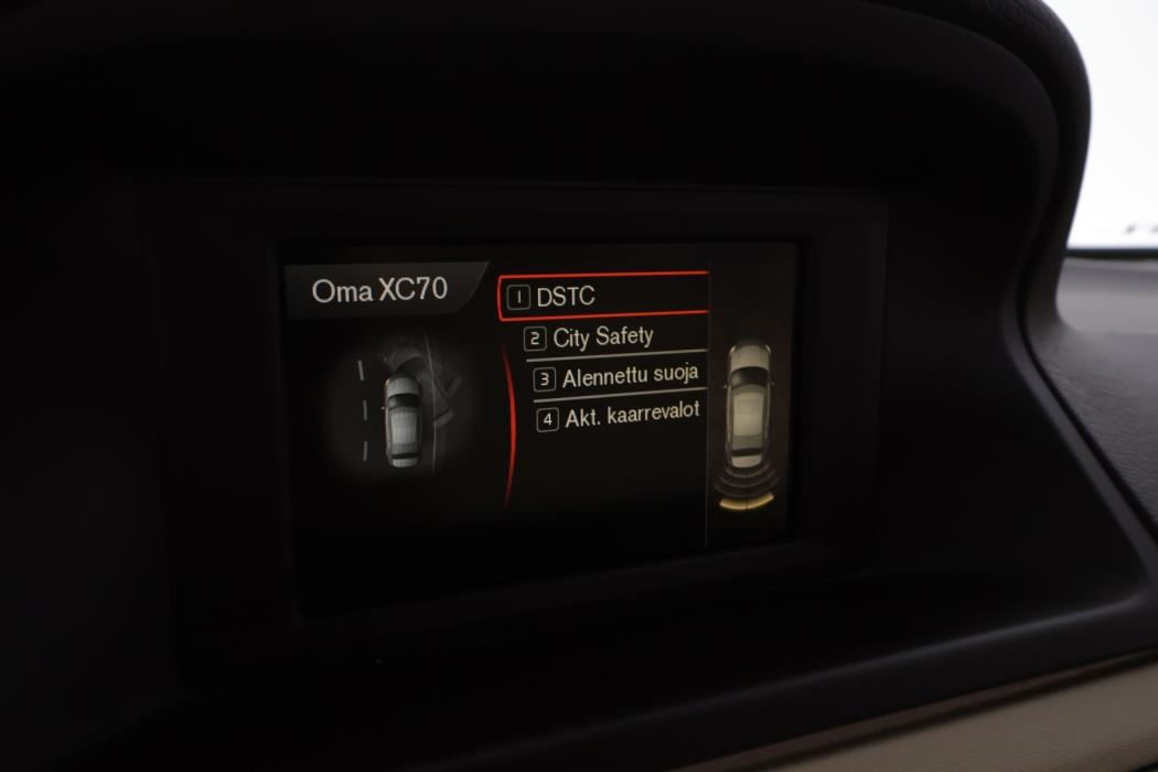 VOLVO XC70 2012