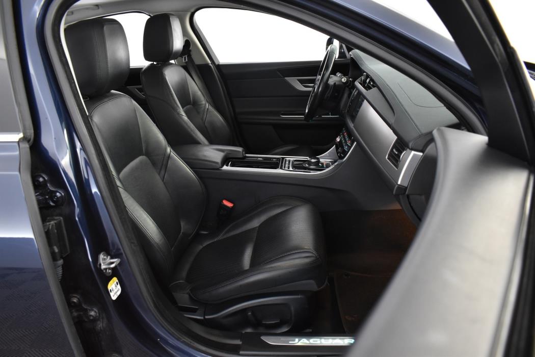 JAGUAR XF 2017