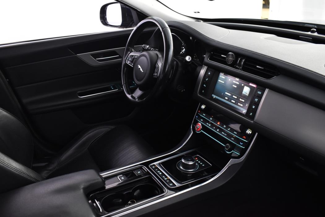 JAGUAR XF 2017