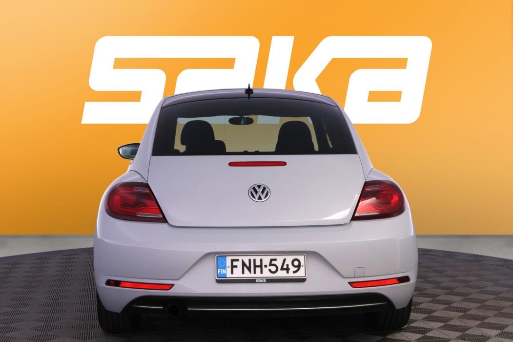 VOLKSWAGEN Beetle 2018