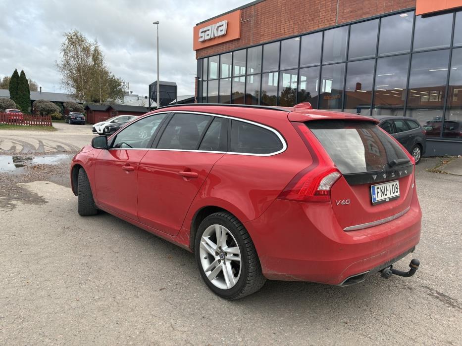 VOLVO V60 2016
