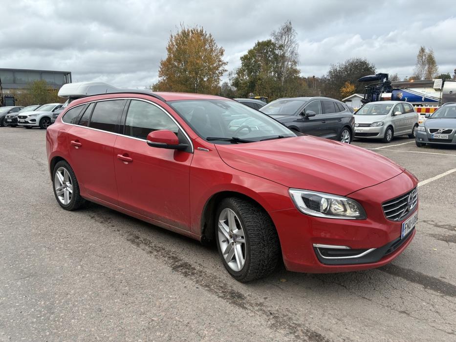 VOLVO V60 2016